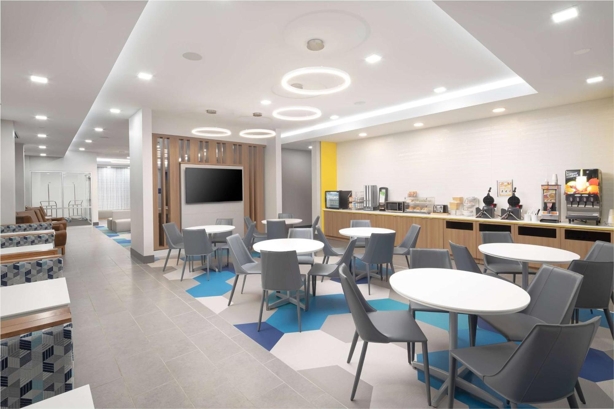 Microtel Inn & Suites By Wyndham Macedon エクステリア 写真