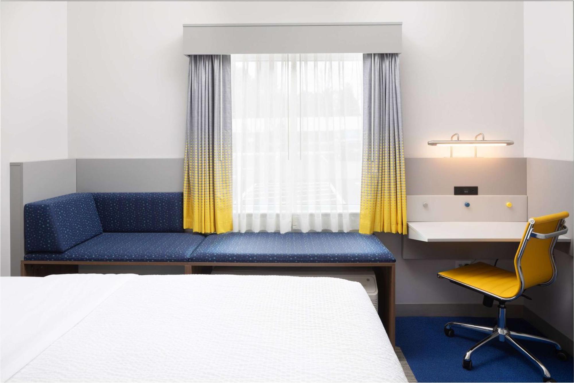 Microtel Inn & Suites By Wyndham Macedon エクステリア 写真